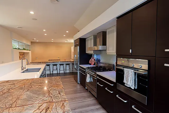 $13,500 | 4904 South Shepherd Drive, Houston, TX 77098