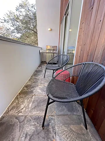 $13,500 | 4904 South Shepherd Drive, Houston, TX 77098