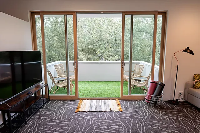 $13,500 | 4904 South Shepherd Drive, Houston, TX 77098