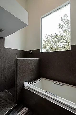 $13,500 | 4904 South Shepherd Drive, Houston, TX 77098