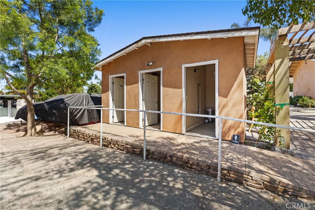 19345 Warren Road Riverside, CA 92508 - Photo 35 of 72 Outdoor Bathrooms with Plumbing