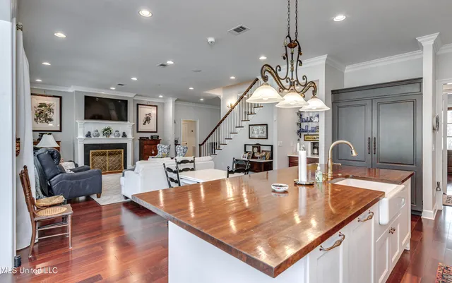 $785,000 | 100 City Limits Road, Brandon, MS 39042