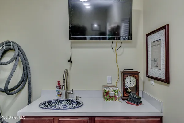 $785,000 | 100 City Limits Road, Brandon, MS 39042