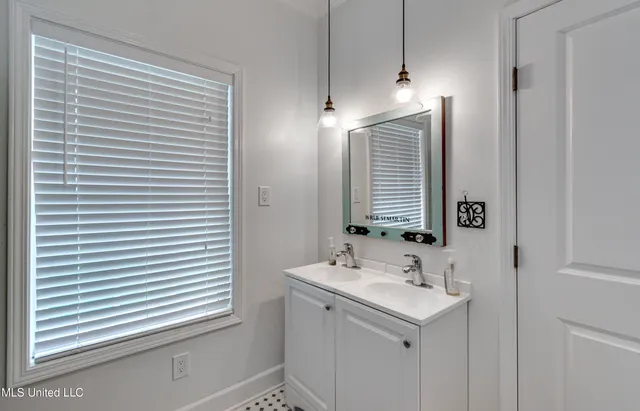 $785,000 | 100 City Limits Road, Brandon, MS 39042