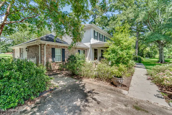 $785,000 | 100 City Limits Road, Brandon, MS 39042