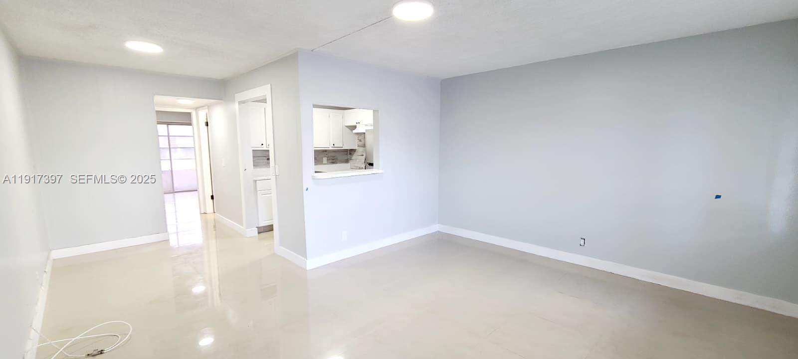 57 Cambridge C, Unit 57 West Palm Beach, FL 33417 - Photo 6 of 36