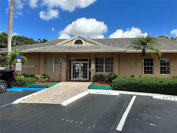 $1,875 | 1941 Northwest 96th Terrace, Unit 8B, Pembroke Pines, FL 33024