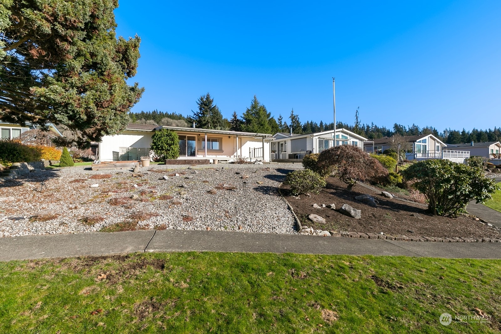 23632 Lake Drive East Bothell, WA 98021 - Photo 30 of 39