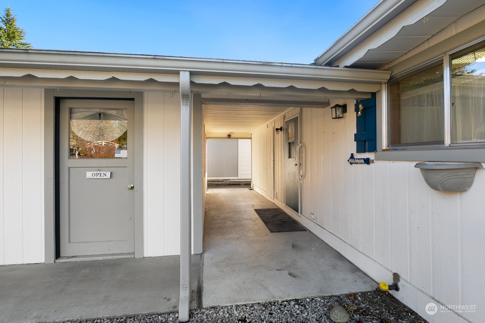 23632 Lake Drive East Bothell, WA 98021 - Photo 3 of 39