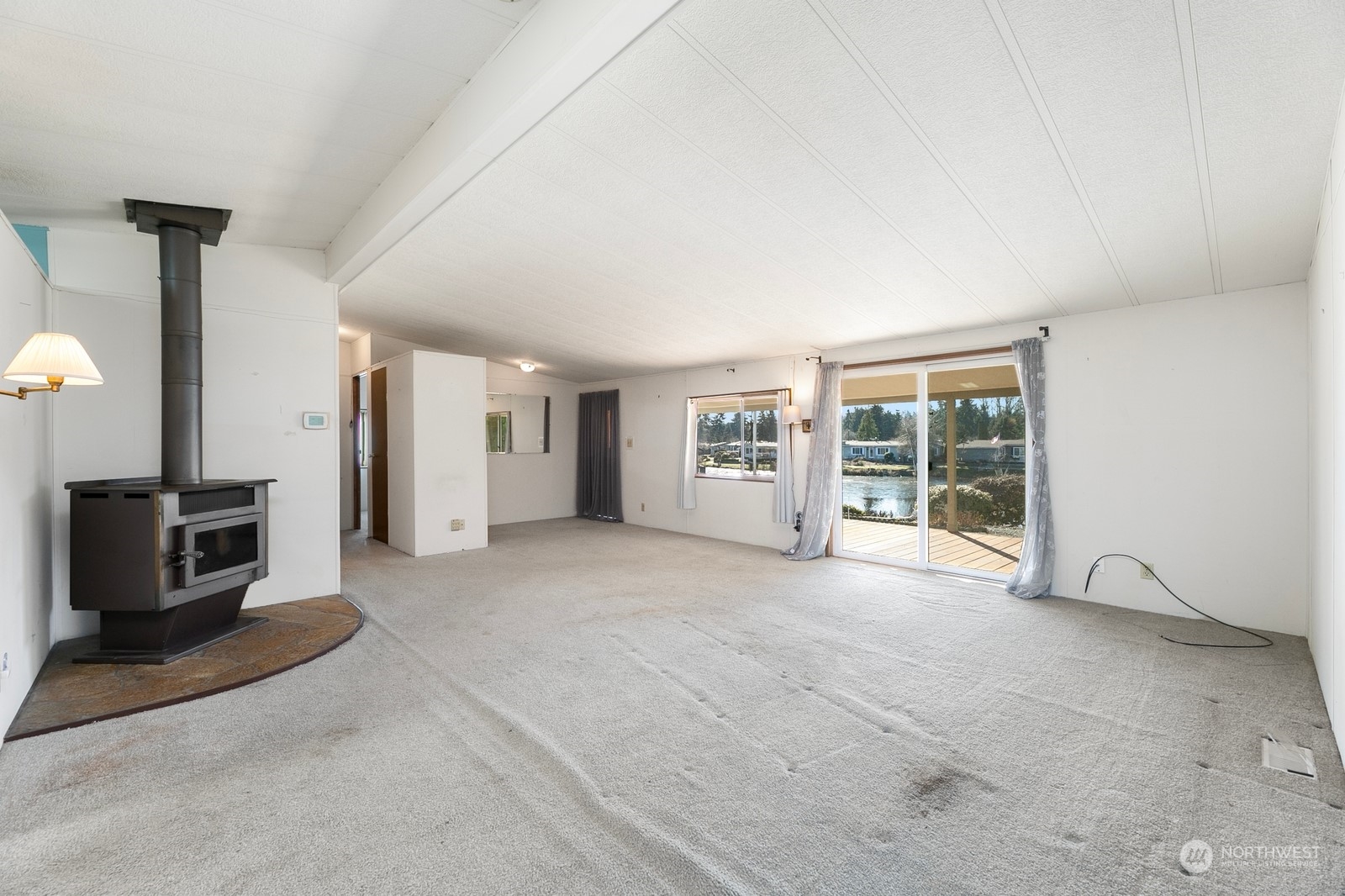 23632 Lake Drive East Bothell, WA 98021 - Photo 6 of 39