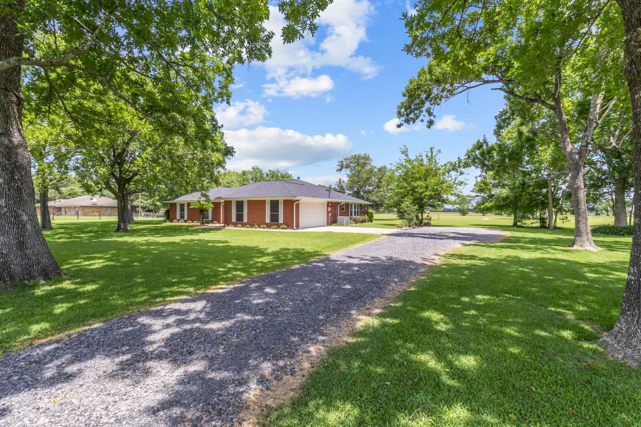 9767 Winzer Road Beaumont, TX 77705 - Photo 5 of 28