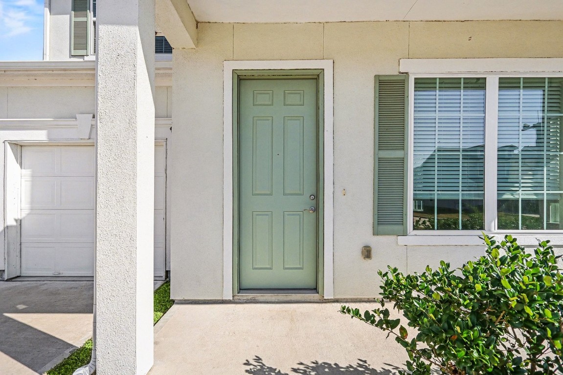 19602 Pradera Meadows Loop Rosharon, TX 77583 - Photo 3 of 47 a view of front door of a house