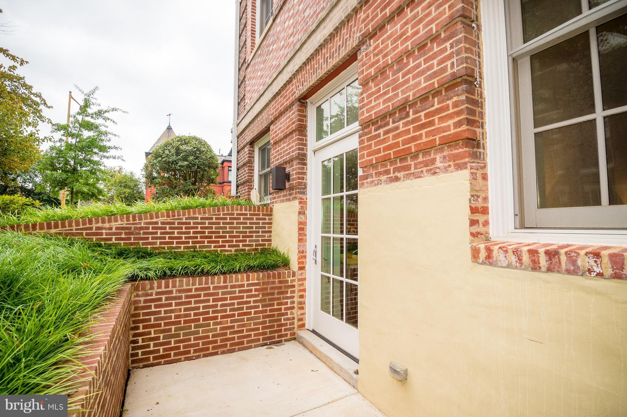 901 D Street Northeast, Unit 1 Washington, DC 20002 - Photo 14 of 22 2nd Private patio