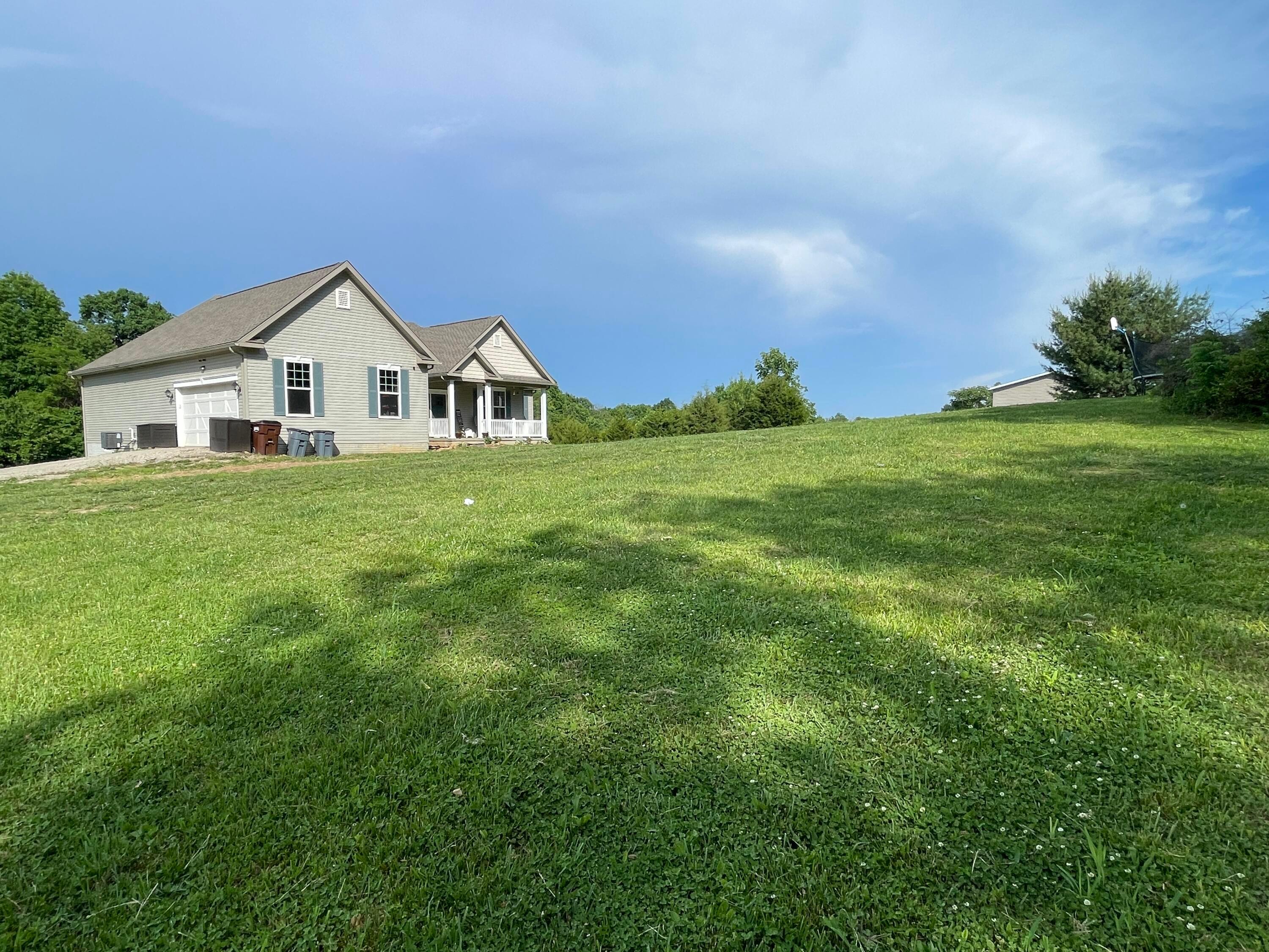 707 Hurless Road Frankfort, OH 45628 - Photo 4 of 34 2026-05-19 17.11.44