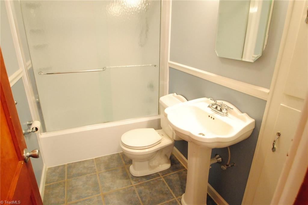 5714 Reynolda Road Winston-Salem, NC 27106 - Photo 12 of 17 Gallery Image 12