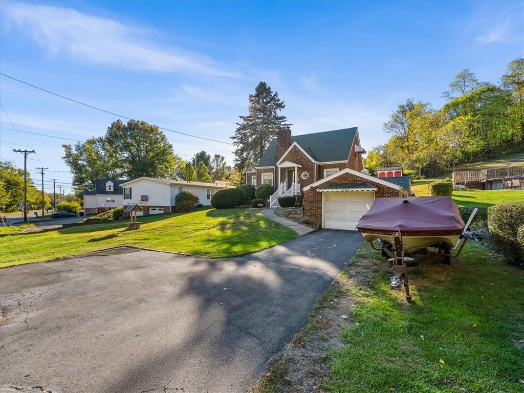 185 Highway 68 Rochester, PA 15074 - Photo 29 of 29 a view of an chairs and table in the patio