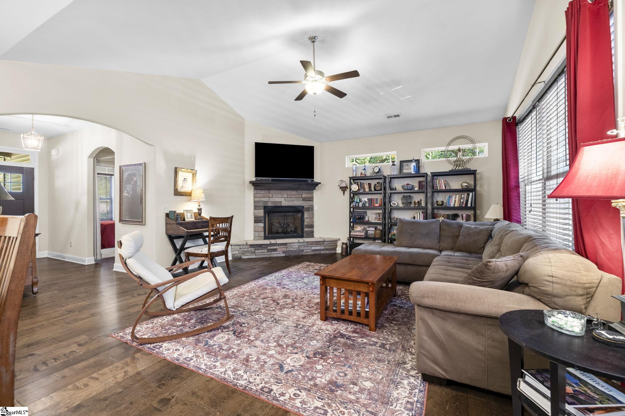 711 Hammett Road Greer, SC 29650 - Photo 12 of 36