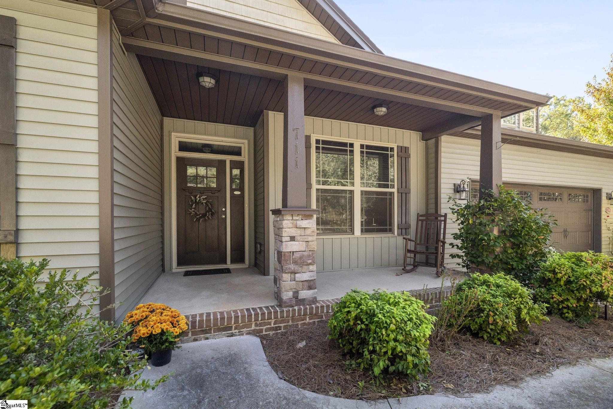 711 Hammett Road Greer, SC 29650 - Photo 4 of 36