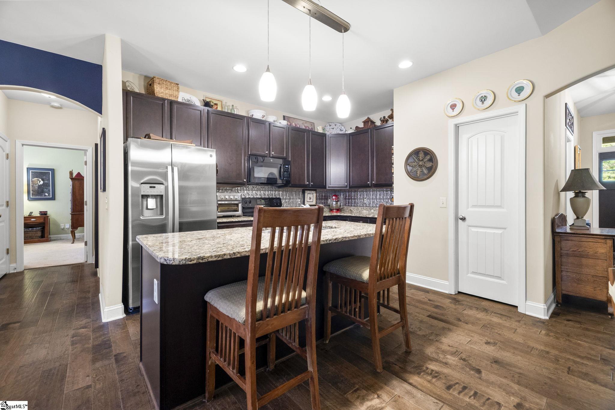 711 Hammett Road Greer, SC 29650 - Photo 7 of 36