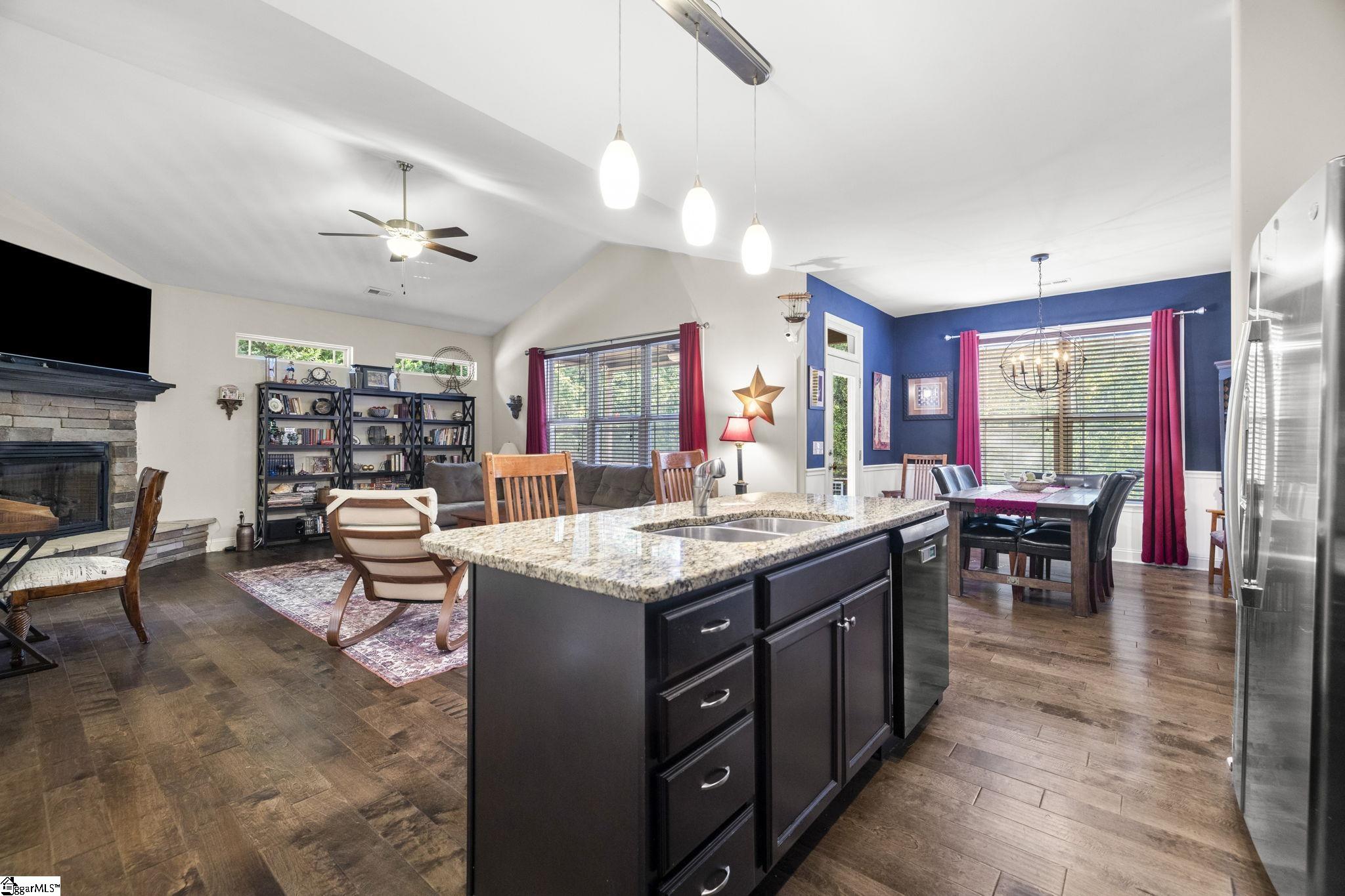 711 Hammett Road Greer, SC 29650 - Photo 9 of 36