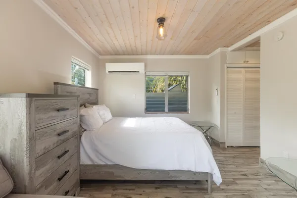 $1,900 | 131 South Federal Highway, Unit 4, Lake Worth Beach, FL 33460