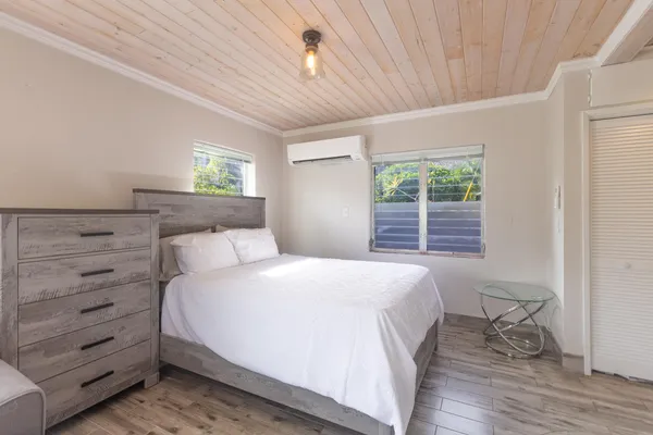 $1,900 | 131 South Federal Highway, Unit 4, Lake Worth Beach, FL 33460