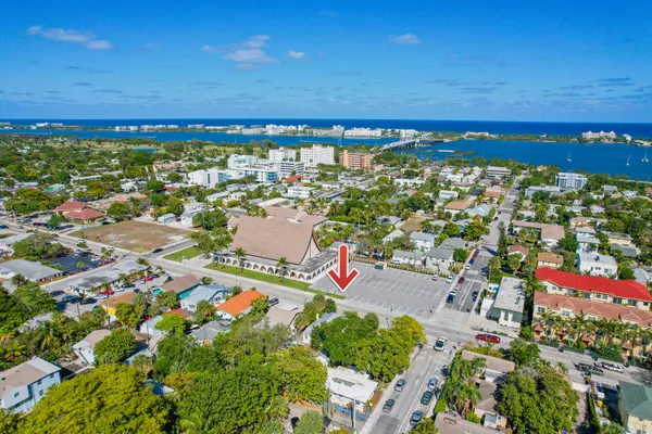 $1,900 | 131 South Federal Highway, Unit 4, Lake Worth Beach, FL 33460