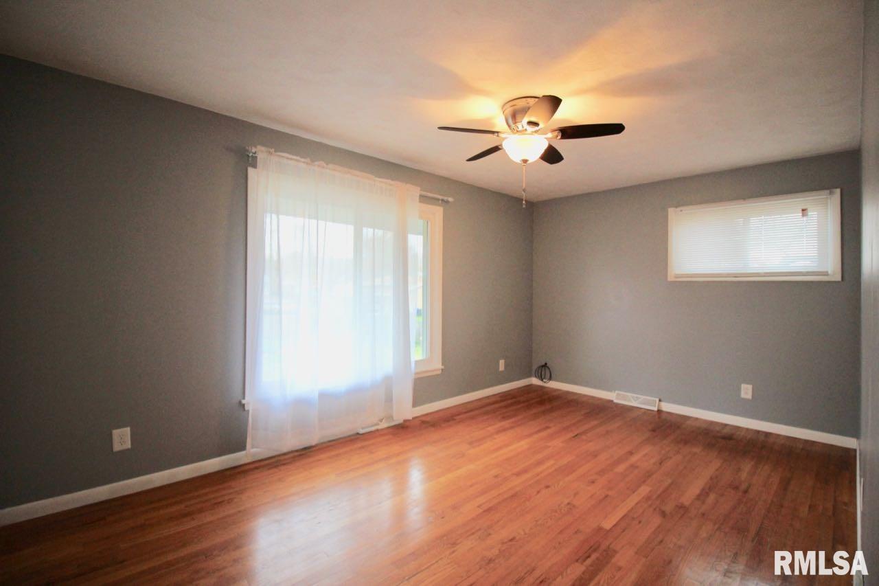 2844 Forest Road Davenport, IA 52803 - Photo 12 of 23 Gallery Image 12