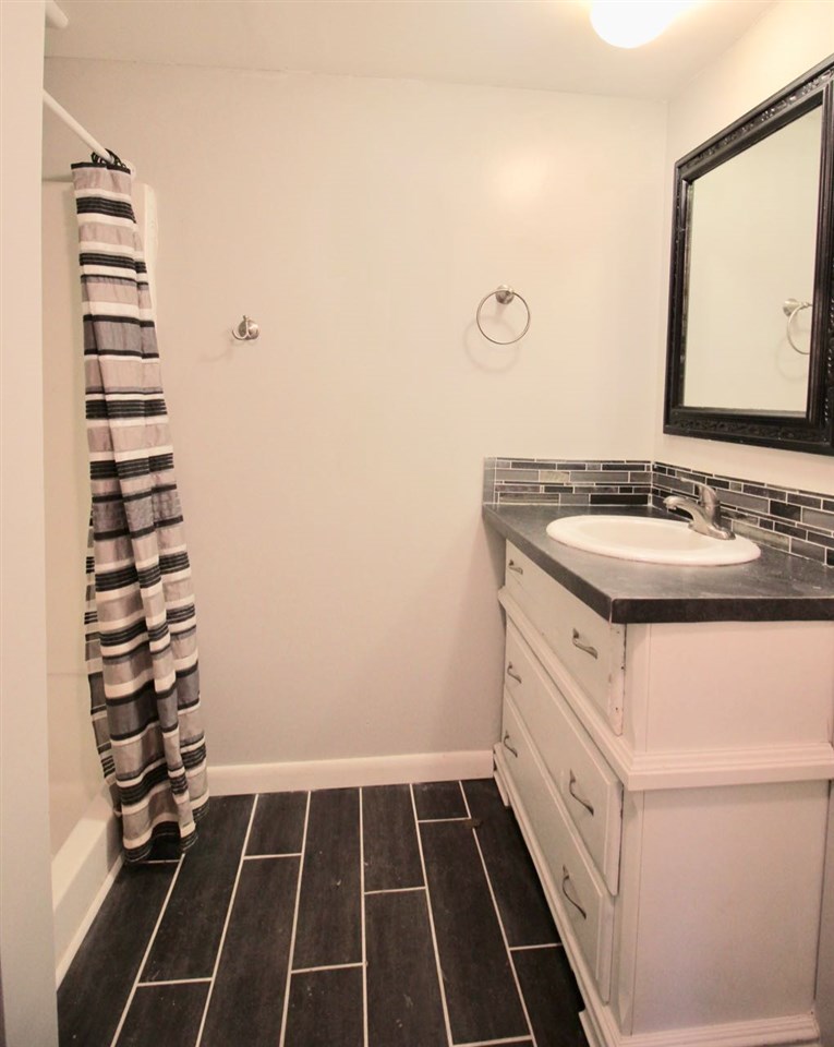 2844 Forest Road Davenport, IA 52803 - Photo 16 of 23 Gallery Image 16