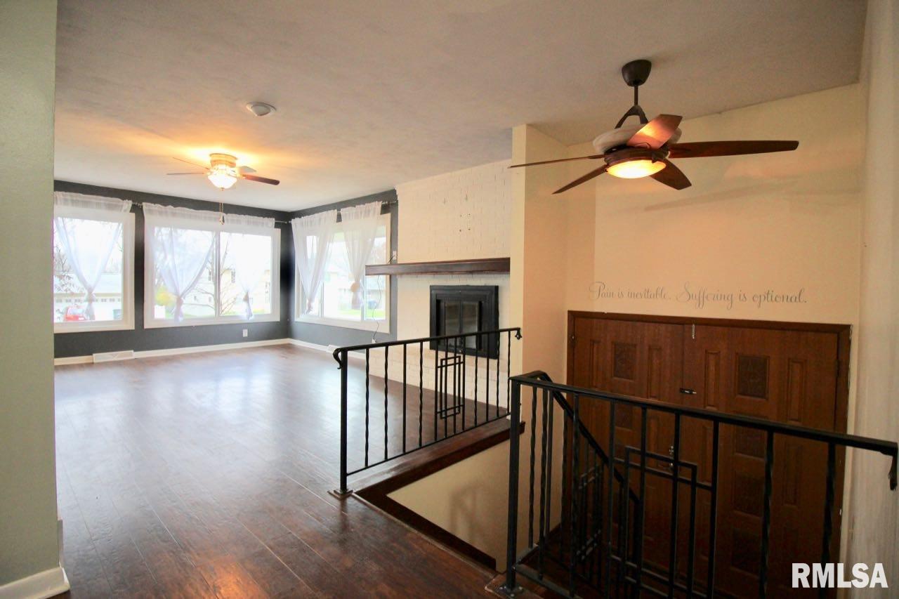 2844 Forest Road Davenport, IA 52803 - Photo 9 of 23 Gallery Image 9