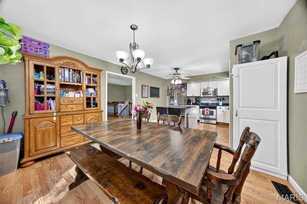 18 Roland Lane St. Peters, MO 63376 - Photo 9 of 38