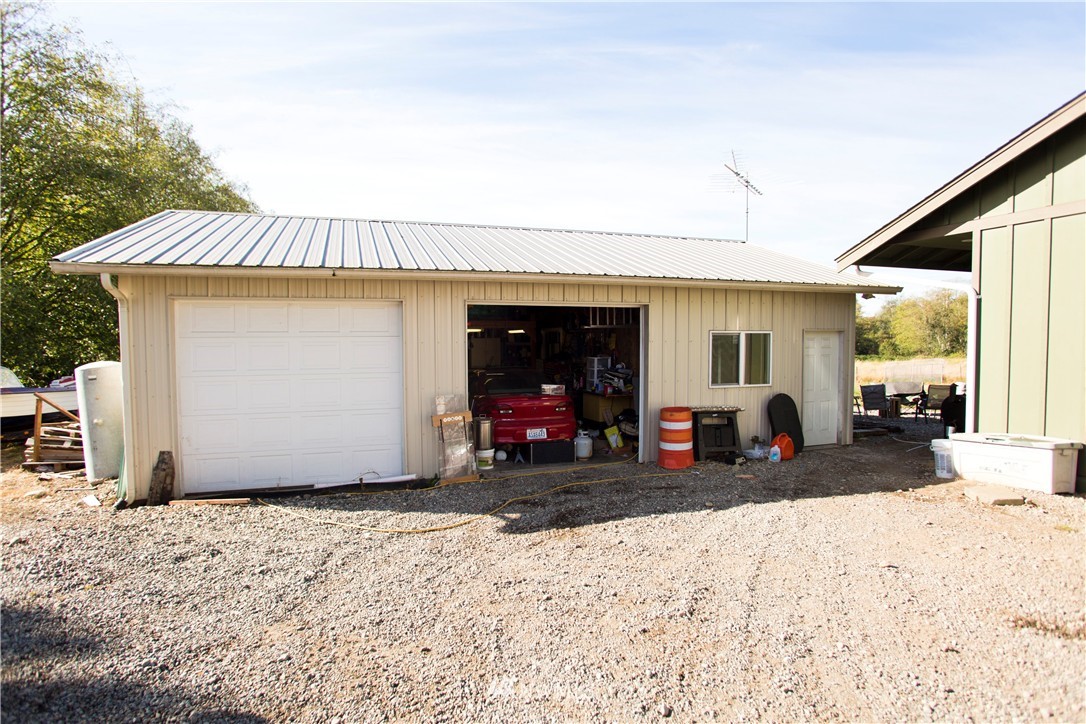 4311 H St Road Blaine, WA 98230 - Photo 4 of 24 Gallery Image 4