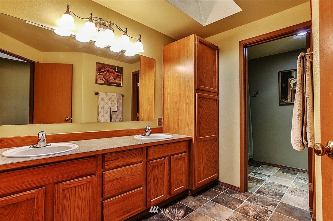 291 East Rasor Road Belfair, WA 98528 - Photo 14 of 24 Gallery Image 14