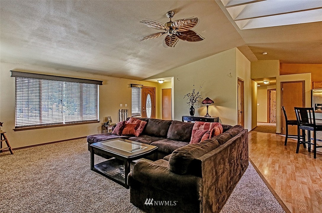291 East Rasor Road Belfair, WA 98528 - Photo 7 of 24 Gallery Image 7