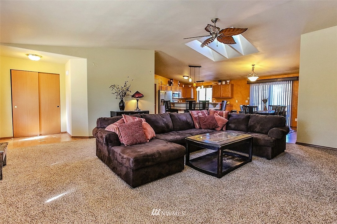 291 East Rasor Road Belfair, WA 98528 - Photo 8 of 24 Gallery Image 8