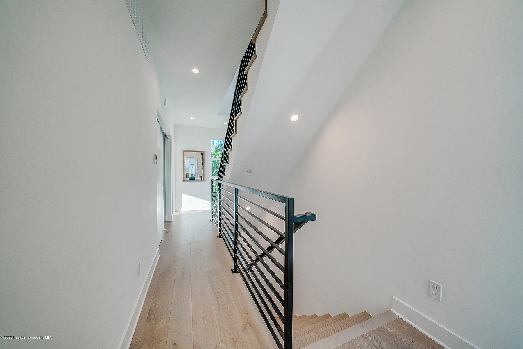855 Hyperion Avenue Los Angeles, CA 90029 - Photo 21 of 35 a view of a hallway with stairs