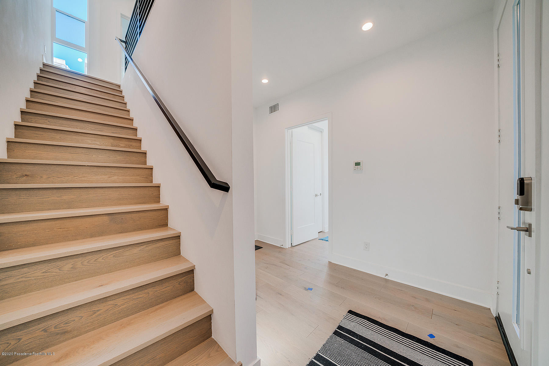 855 Hyperion Avenue Los Angeles, CA 90029 - Photo 26 of 35 a view of entryway