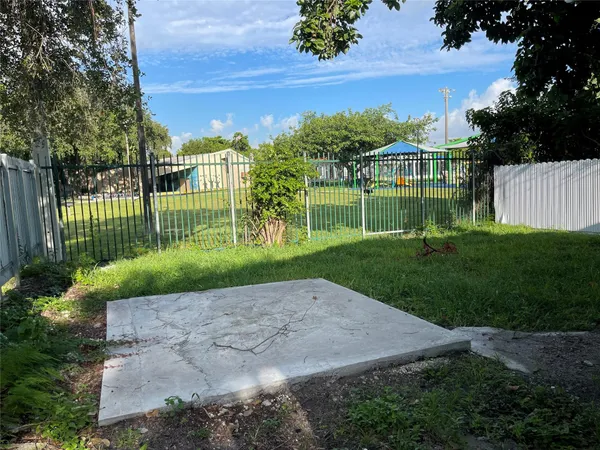 $2,100 | 6228 Northwest 4th Avenue, Unit REAR, Miami, FL 33150