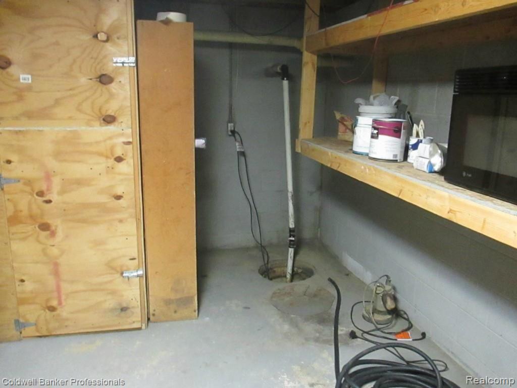 4504 Millis Road North Branch, MI 48461 - Photo 31 of 50 IMG_0590.jpg