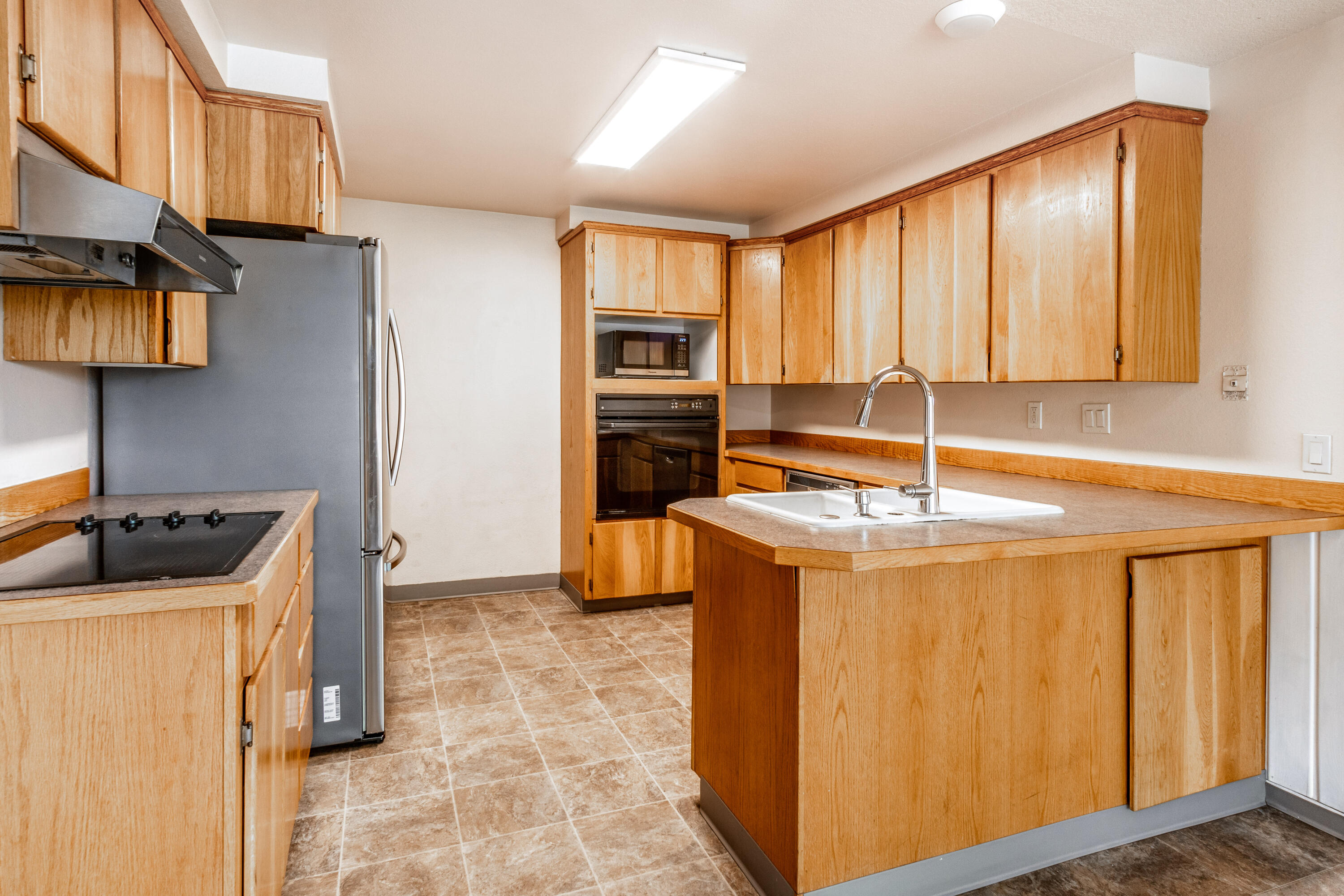 1598 Northeast Wells Acres Road Bend, OR 97701 - Photo 6 of 22 1598 NE Wells Acres Rd, Bend-23