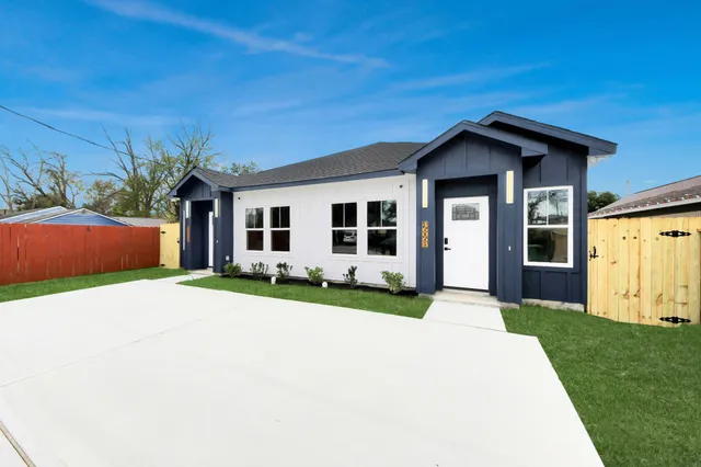 $465,000 | 4606 Mallow Street, Houston, TX 77051