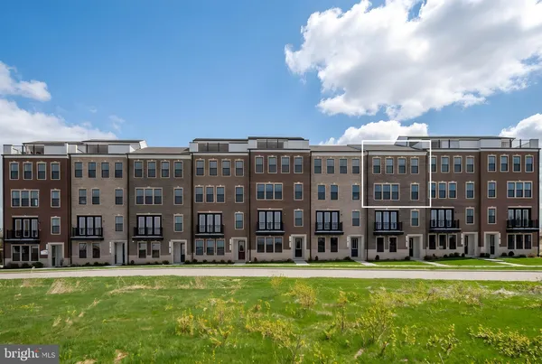 $689,000 | 20889 Murry Fls Terrace, Ashburn, VA 20147