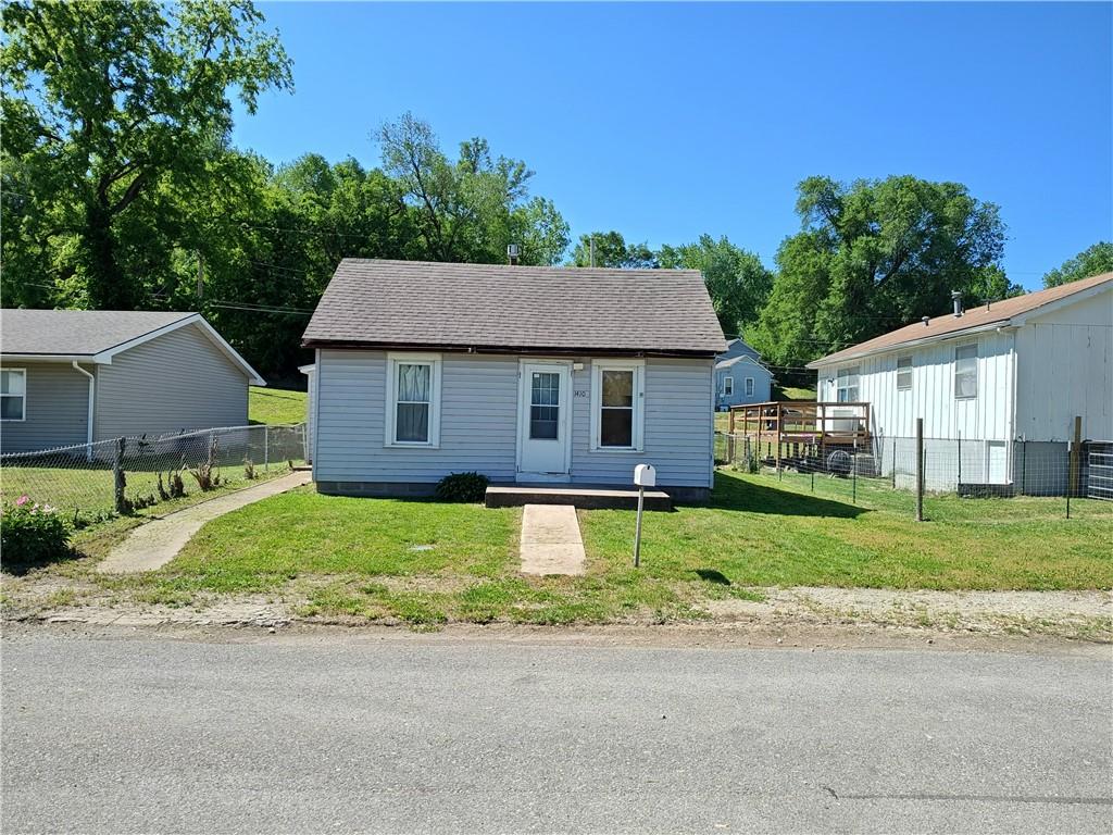 1410 Pacific Street Atchison, KS 66002 - Photo 2 of 14