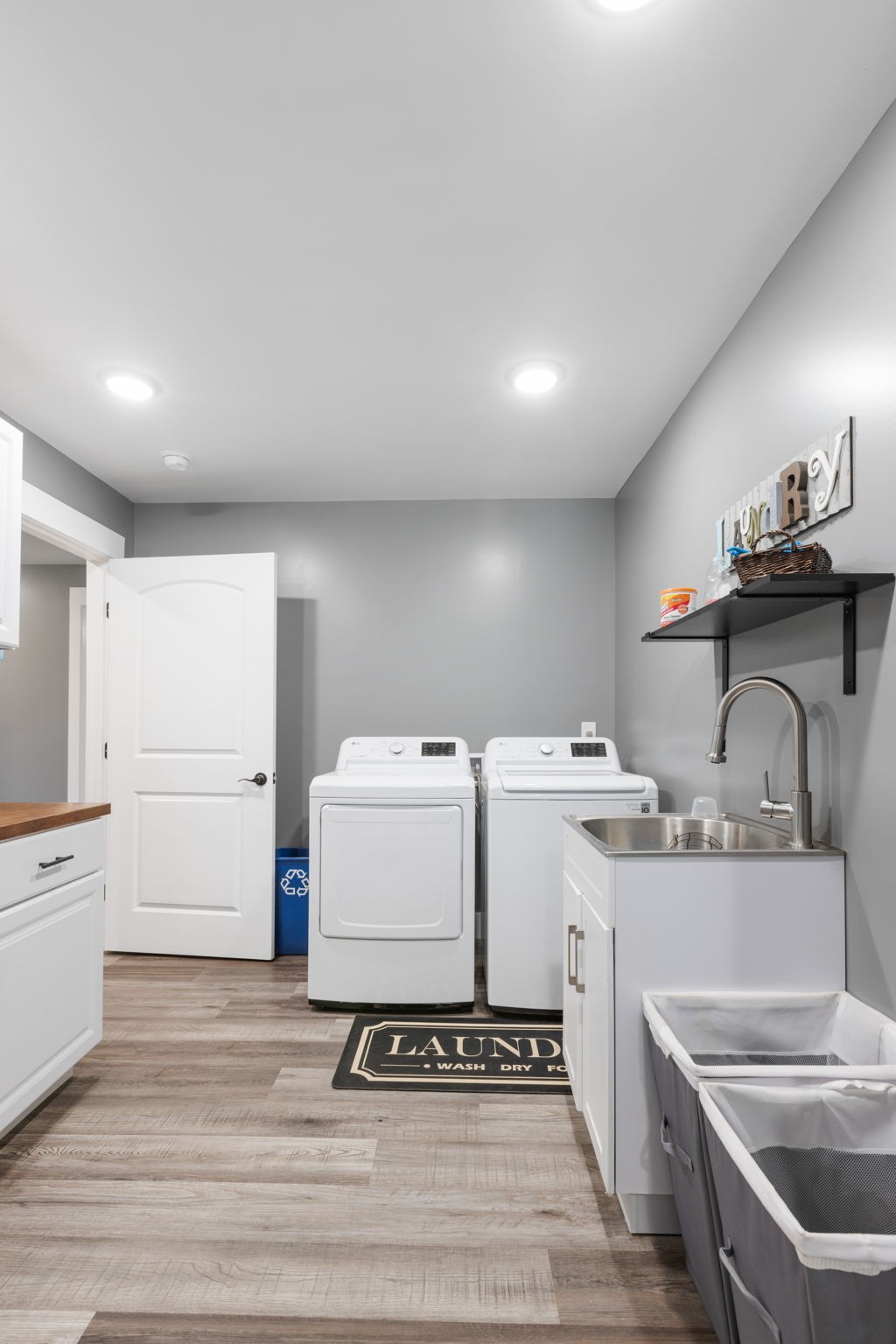 3030 Cherry Corner Road Cornersville, TN 37047 - Photo 34 of 66 a utility room with sink dryer and washer