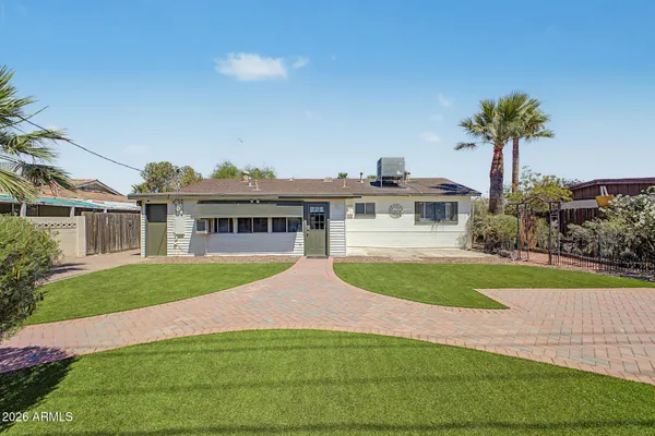 $319,999 | 1725 West Pepper Place, Mesa, AZ 85201