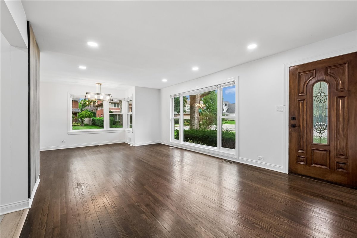 2272 Asbury Road Northbrook, IL 60062 - Photo 5 of 32 Gallery Image 5