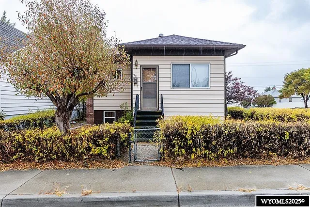 $219,000 | 1002 Wyoming Street, Rock Springs, WY 82901