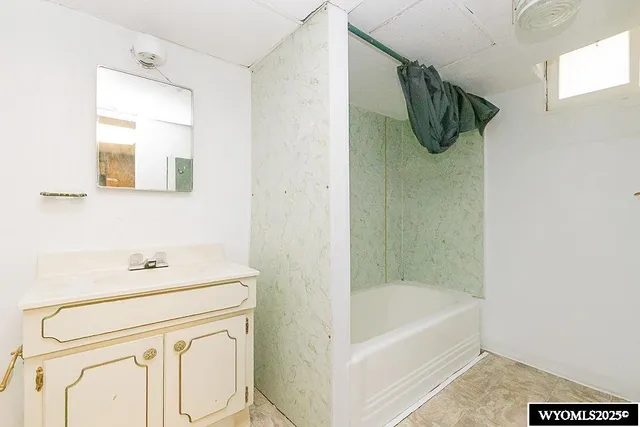 $219,000 | 1002 Wyoming Street, Rock Springs, WY 82901