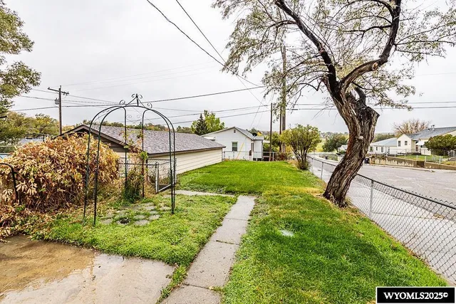 $219,000 | 1002 Wyoming Street, Rock Springs, WY 82901