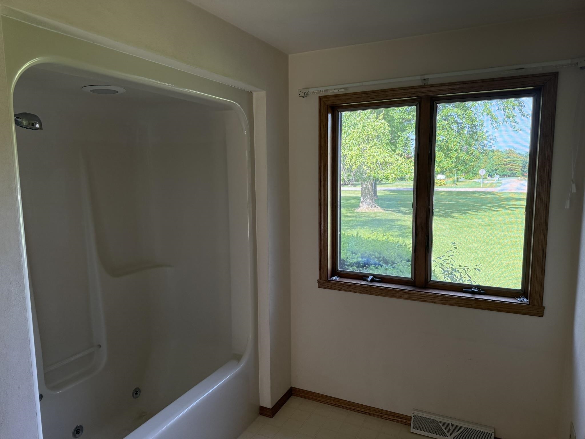 1864 Imperial Road Oshkosh, WI 54904 - Photo 16 of 25
